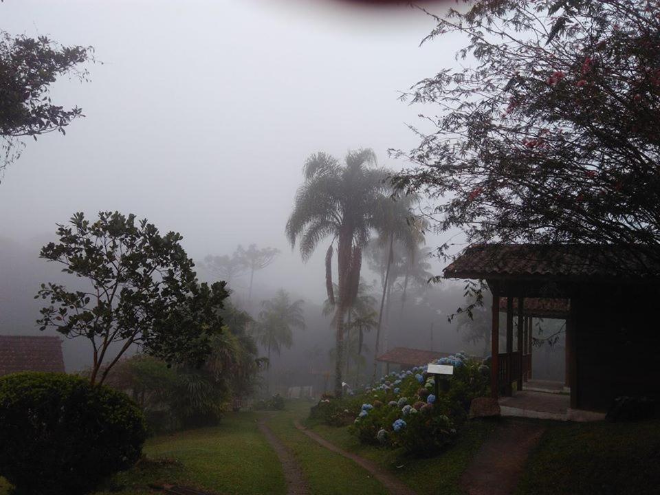 Pousada Recanto Dos Pinheiros Pilar do Sul Exterior foto